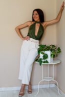 Body con cuello verde
